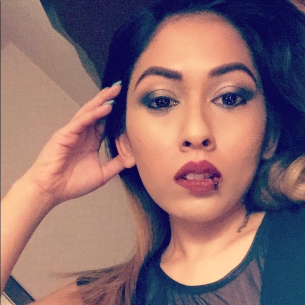 Meet your Posher, Sophia